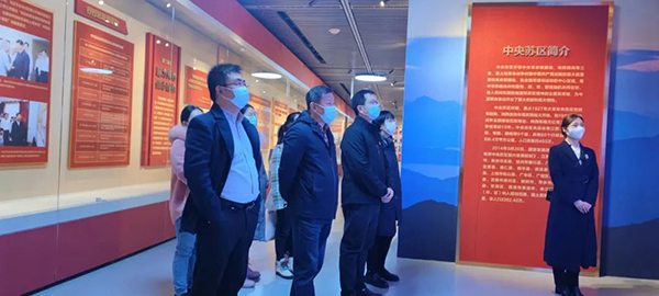 安博首页党支部参加“参观苏区振兴十周年成就展及红色图书馆”的专题活动