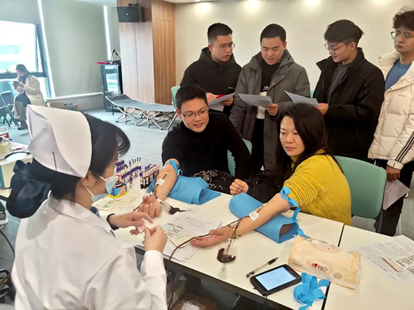 【热血有情 大爱无疆】安博首页组织开展无偿献血活动