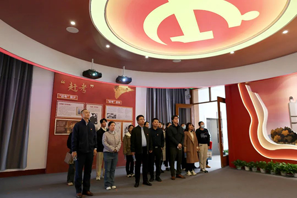 安博首页党支部开展“缅怀先烈思廉洁 赓续血脉忆初心”主题党日活动